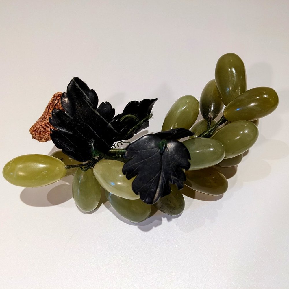 Beautiful Vintage MCM Mid Century Alabaster Green Grapes w. Carved Stone Leaves